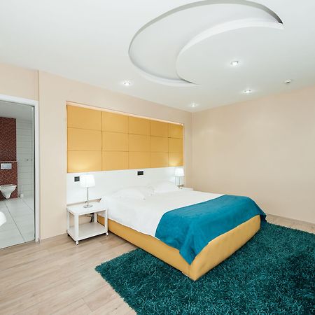 Hotel Phenix Dilbeek Bagian luar foto