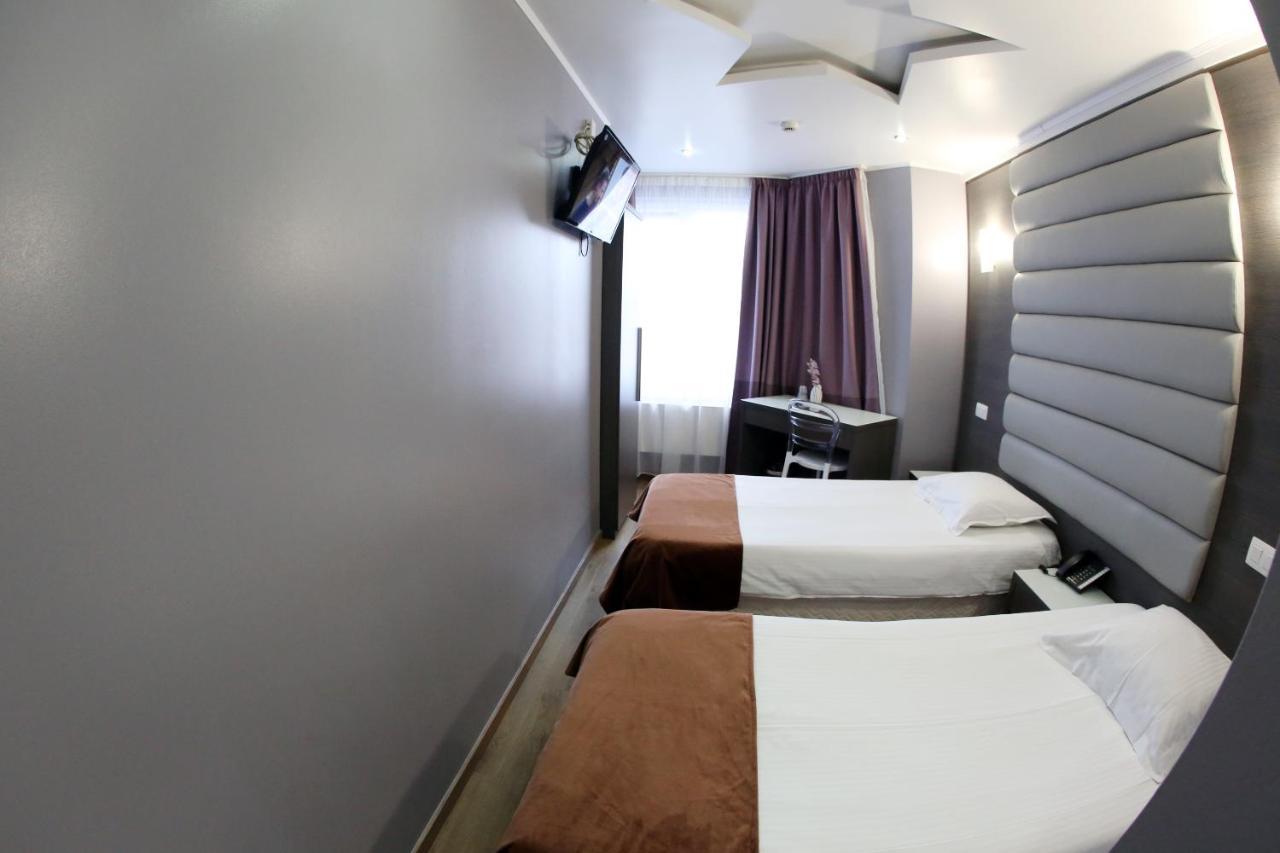 Hotel Phenix Dilbeek Bagian luar foto