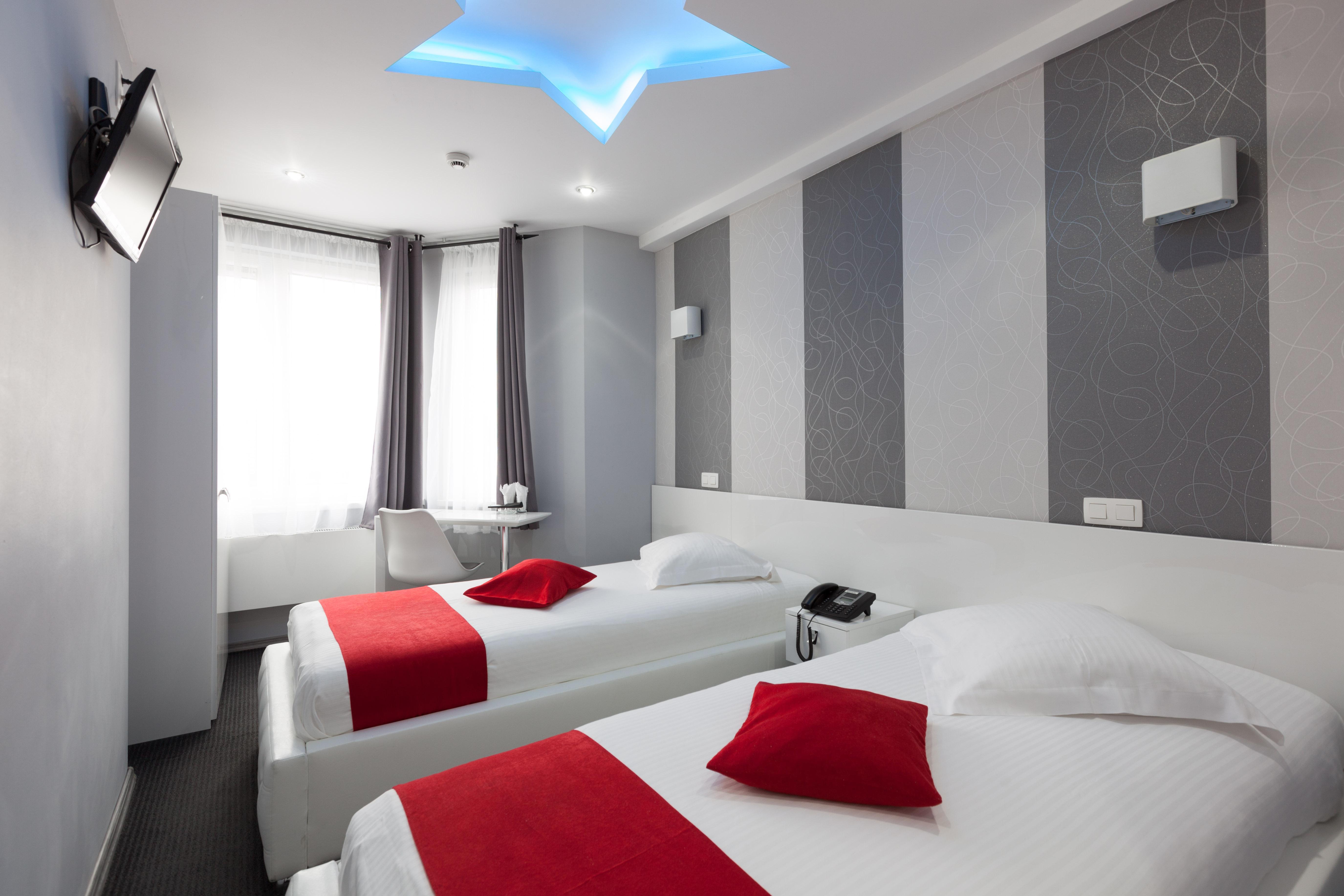 Hotel Phenix Dilbeek Bagian luar foto