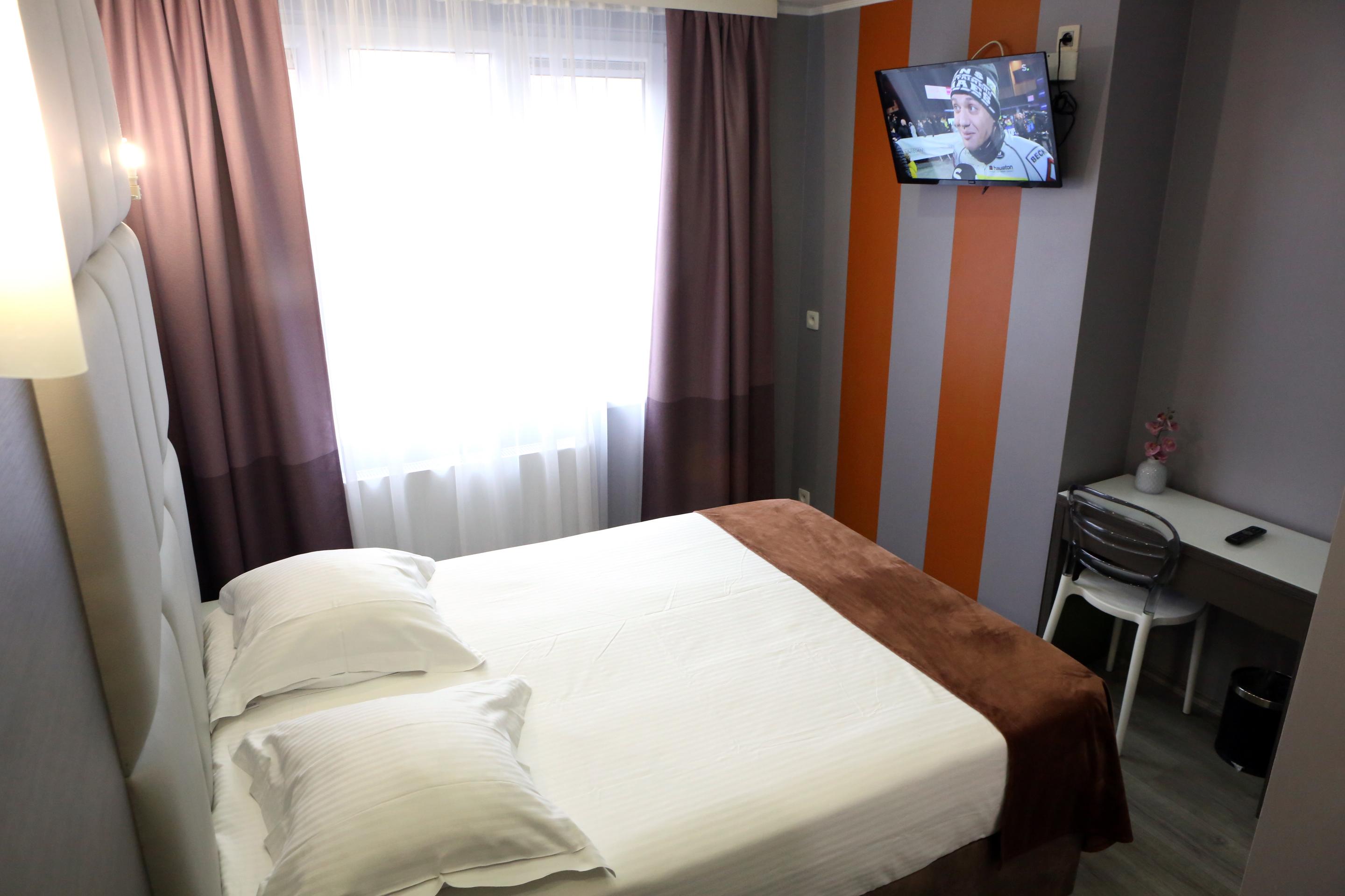 Hotel Phenix Dilbeek Bagian luar foto