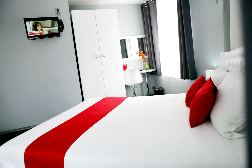 Hotel Phenix Dilbeek Bagian luar foto