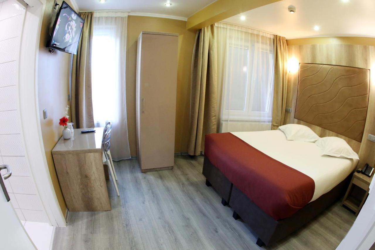Hotel Phenix Dilbeek Bagian luar foto